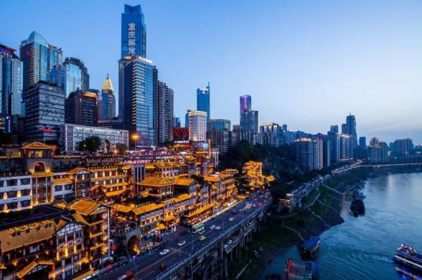 2024洪崖洞晚上几点开灯？（3）