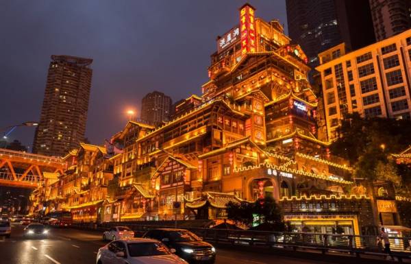 重庆洪崖洞什么时候建的？